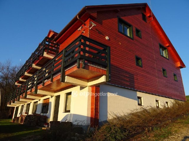 Eladó ipari ingatlan, Lispeszentadorjánban 360 M Ft