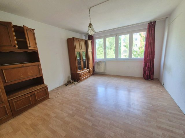 Eladó panellakás, Kecskeméten 40.5 M Ft, 2 szobás