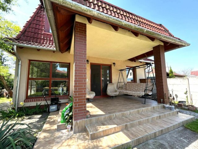 Eladó téglalakás, Szigetszentmiklóson 159.99 M Ft, 4 szobás