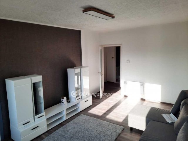 Kiadó panellakás, albérlet, Mezőhegyesen 75 E Ft / hó