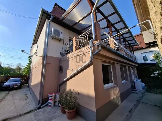 Eladó családi ház, Kerepesen 89.9 M Ft, 6 szobás