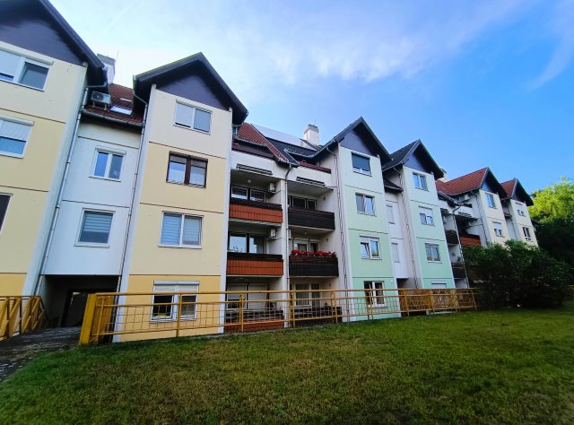 Eladó téglalakás, Debrecenben, Kassai úton 92 M Ft, 2+2 szobás