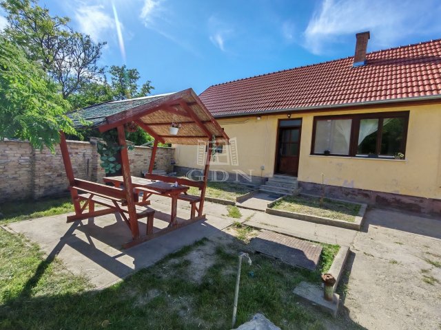 Eladó családi ház, Dávodon 15.99 M Ft, 3 szobás