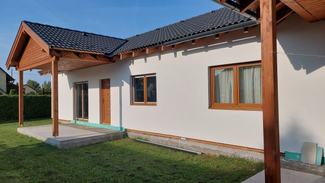 Eladó ikerház, Balatonmáriafürdőn 45 M Ft, 3 szobás