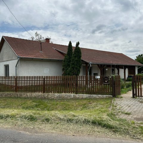 Eladó családi ház, Tiszabercelen 23.9 M Ft, 3 szobás