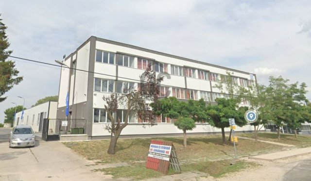 Kiadó ipari ingatlan, Cegléden 8112 E Ft / hó