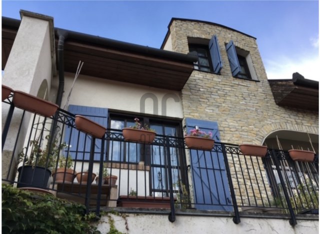 Eladó családi ház, Pomázon 198 M Ft, 6 szobás