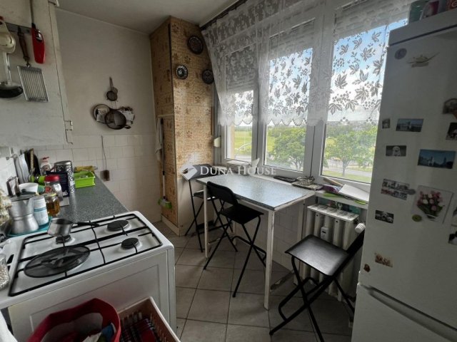 Eladó panellakás, Budapesten, XV. kerületben 64 M Ft, 3 szobás
