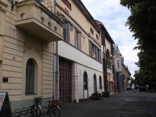 Eladó üzlethelyiség, Gyöngyösön 200 M Ft