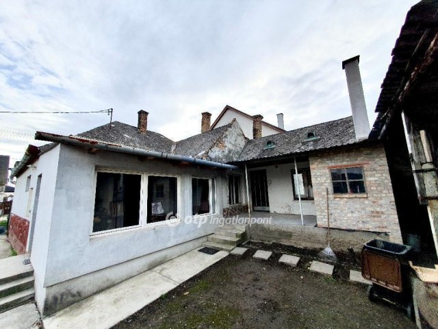 Eladó családi ház, Écsen 42 M Ft, 3 szobás