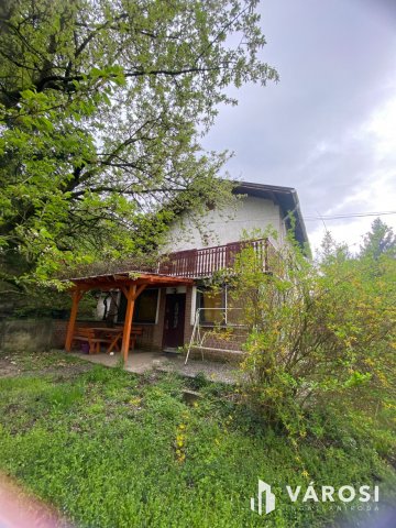 Eladó családi ház, Komáromban 49.9 M Ft, 3+2 szobás