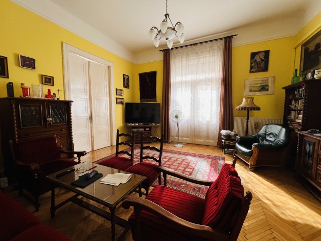 Eladó téglalakás, Budapesten, V. kerületben 140 M Ft, 2 szobás