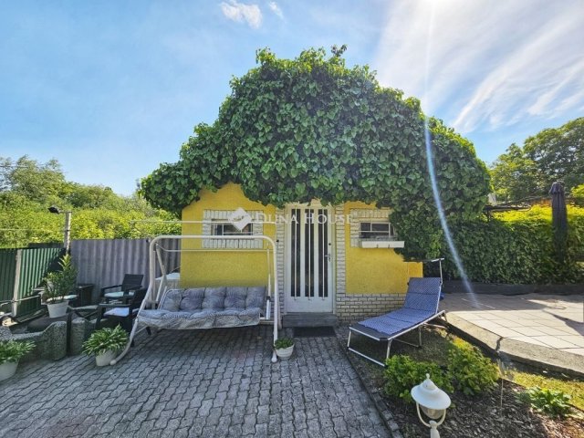 Eladó családi ház, Szigetszentmiklóson 114.99 M Ft, 8 szobás