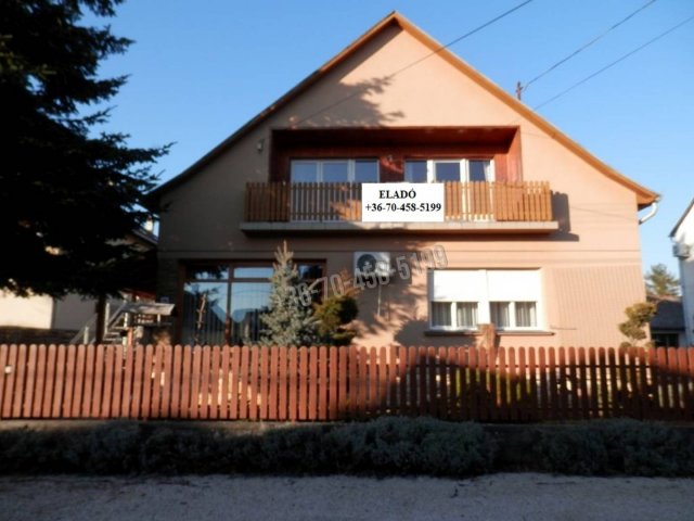 Eladó családi ház, Keszthelyen 220 M Ft, 6 szobás