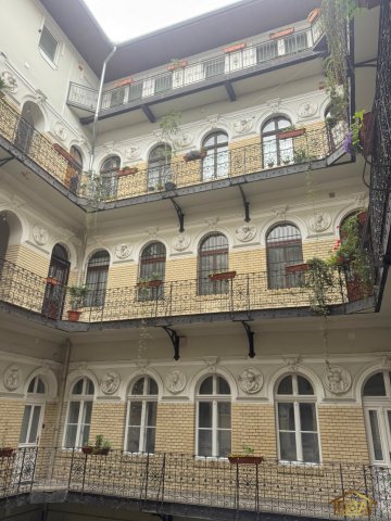 Kiadó téglalakás, albérlet, Budapesten, VI. kerületben