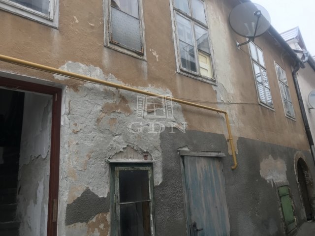 Eladó téglalakás, Sopronban 20.99 M Ft, 1 szobás