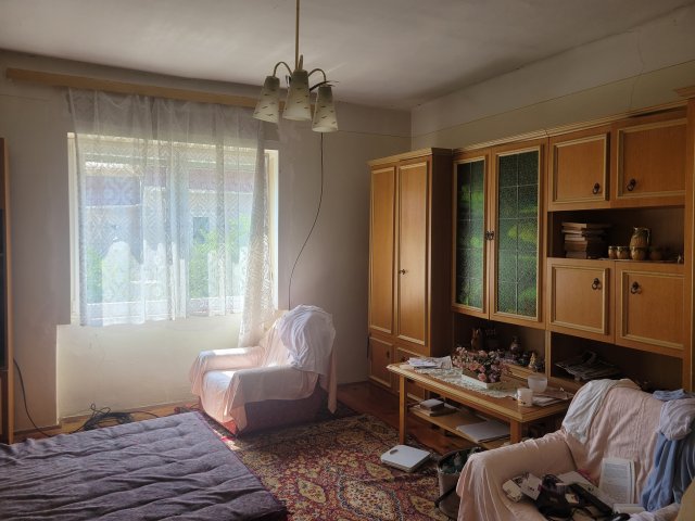Eladó családi ház, Győrött 42 M Ft, 3 szobás