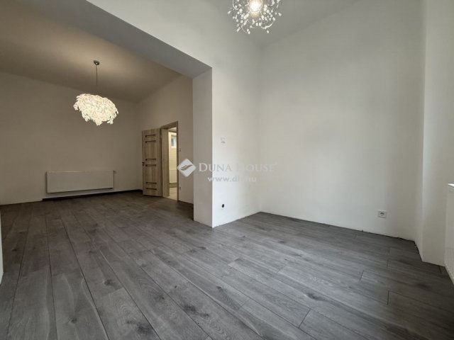 Eladó téglalakás, Kecskeméten 44.99 M Ft, 3 szobás