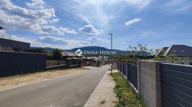 Eladó ikerház, Ürömön 249 M Ft, 5 szobás