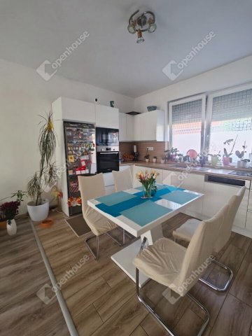 Eladó sorház, Győrött 79 M Ft, 4 szobás / költözzbe.hu