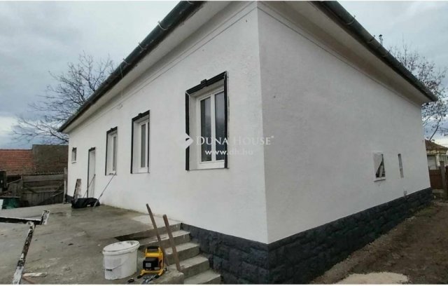Eladó családi ház, Tápiógyörgyén 29.9 M Ft, 6 szobás