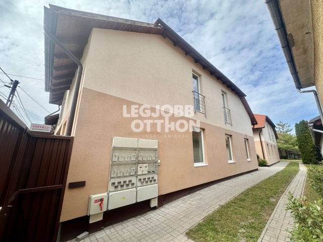 Eladó téglalakás, Cegléden 32.9 M Ft, 1 szobás