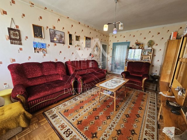 Eladó téglalakás, Szolnokon 31.9 M Ft, 3 szobás