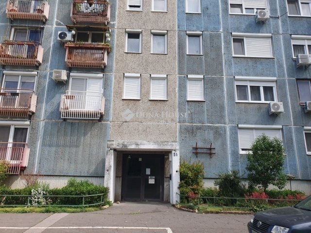 Eladó panellakás, Budapesten, III. kerületben 58.999 M Ft
