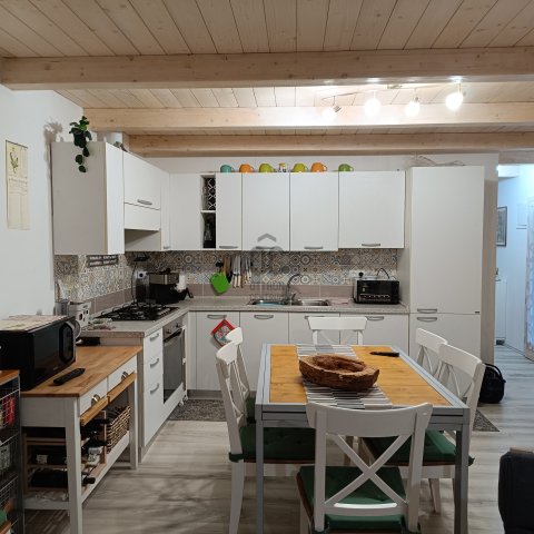 Eladó családi ház, Homokkomáromon 34.9 M Ft, 2 szobás