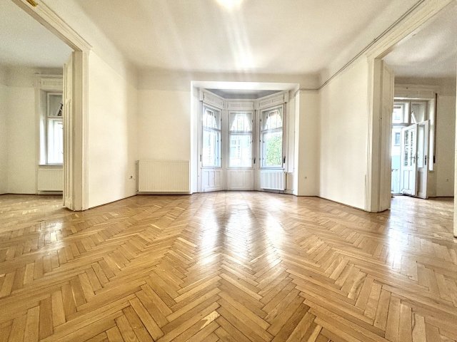 Eladó téglalakás, Budapesten, V. kerületben 300 M Ft, 5 szobás