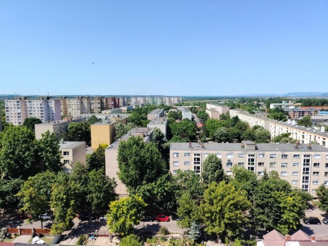 Eladó panellakás, Székesfehérvárott 41.9 M Ft, 3 szobás