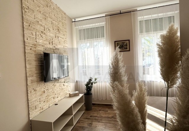 Kiadó téglalakás, albérlet, Szegeden 250 E Ft / hó, 1 szobás