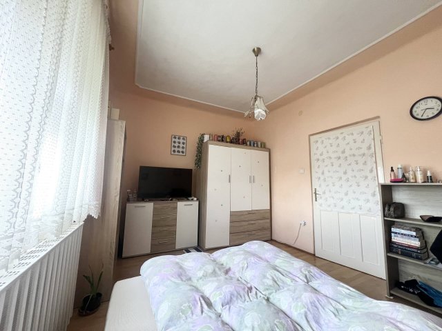 Eladó családi ház, Gyulán 36.5 M Ft, 3 szobás