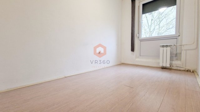 Eladó panellakás, Pécsett 32.9 M Ft, 1+1 szobás