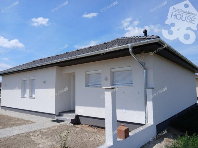 Eladó családi ház, Kecskeméten 68.9 M Ft, 4 szobás