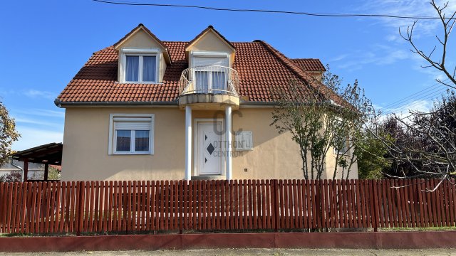 Eladó családi ház, Debrecenben 145.9 M Ft, 8 szobás