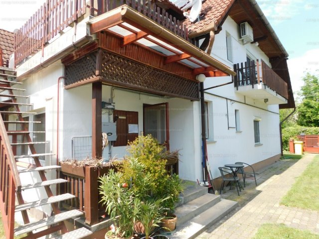 Eladó családi ház, Balatonbogláron 149 M Ft, 12 szobás