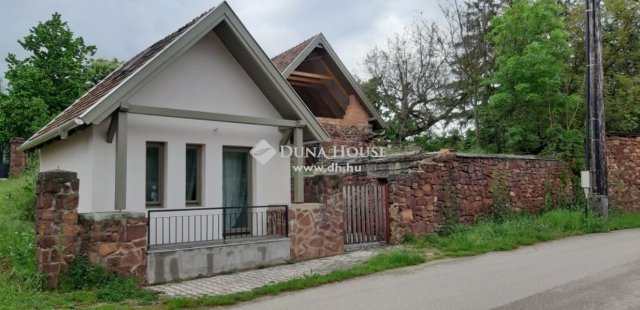 Eladó családi ház, Kővágóörsön 109 M Ft, 6 szobás