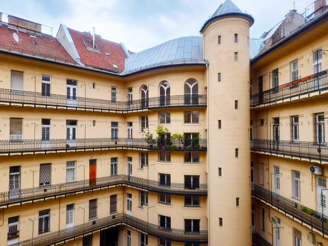 Eladó téglalakás, Budapesten, VIII. kerületben 67 M Ft, 2 szobás