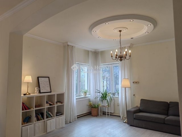 Eladó családi ház, Budapesten, II. kerületben 229.9 M Ft