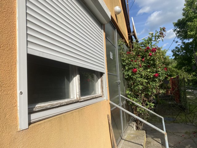 Eladó nyaraló, Tasson 17 M Ft, 2 szobás / költözzbe.hu