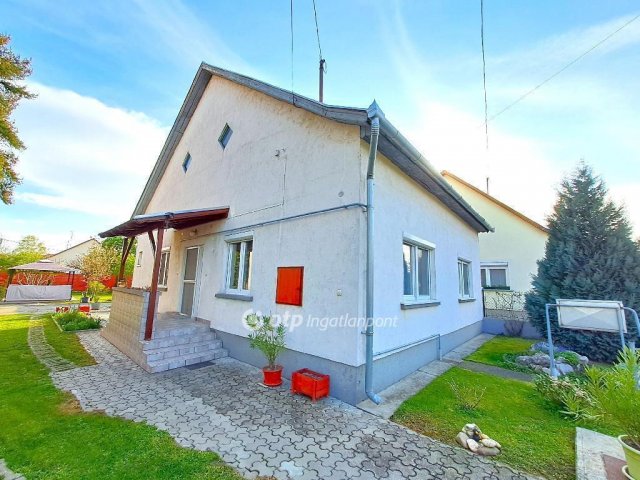 Eladó családi ház, Szolnokon 59.9 M Ft, 3 szobás