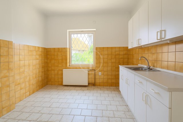 Eladó családi ház, Budapesten, IV. kerületben 169 M Ft, 6 szobás