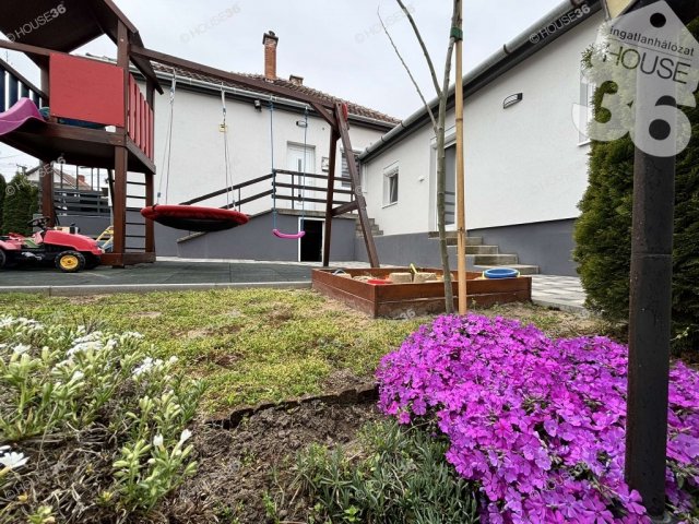 Eladó családi ház, Kecskeméten 74.5 M Ft, 5 szobás