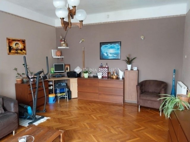 Eladó családi ház, Vecsésen 119.9 M Ft, 5 szobás