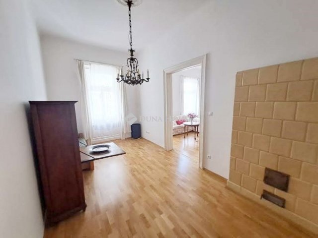 Eladó téglalakás, Budapesten, V. kerületben 129.9 M Ft, 3 szobás