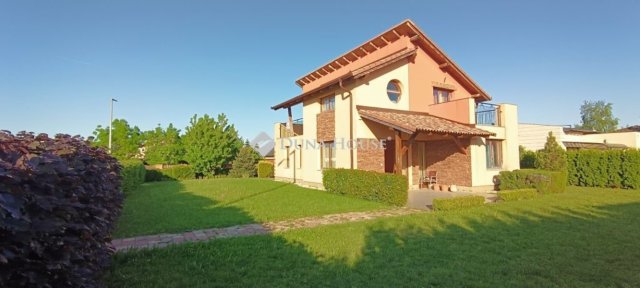 Eladó családi ház, Siófokon 139.99 M Ft, 5 szobás
