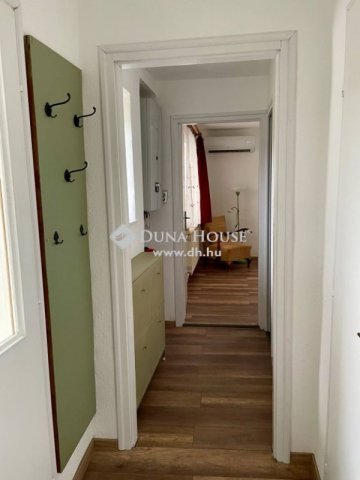 Kiadó családi ház, albérlet, Pécsett 200 E Ft / hó, 1 szobás