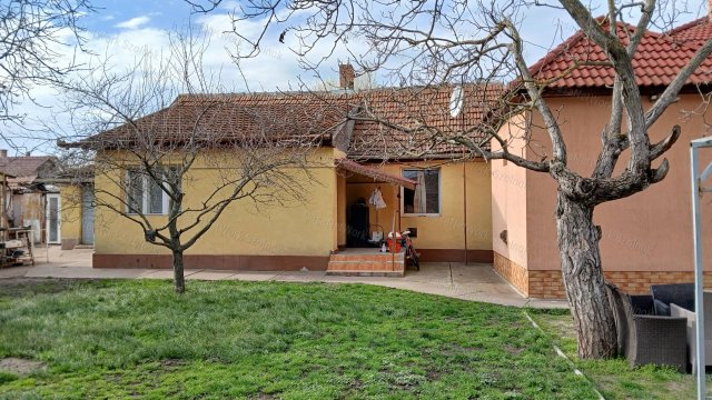 Eladó családi ház, Szolnokon 45 M Ft, 3+2 szobás