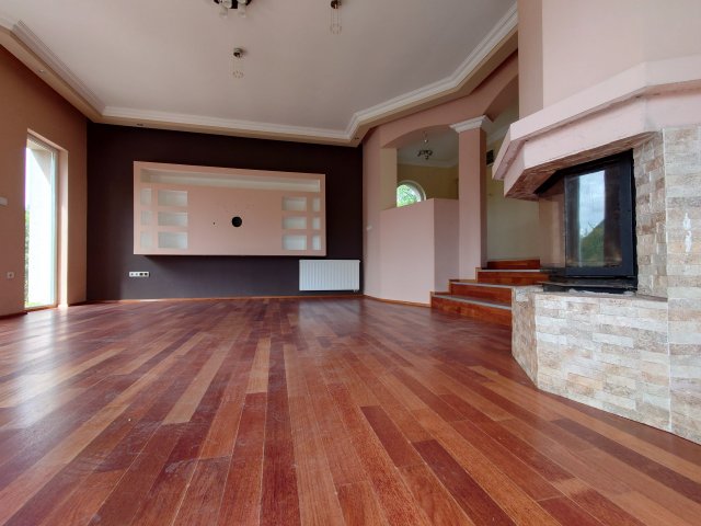 Eladó családi ház, Pilisborosjenőn 193 M Ft, 6 szobás